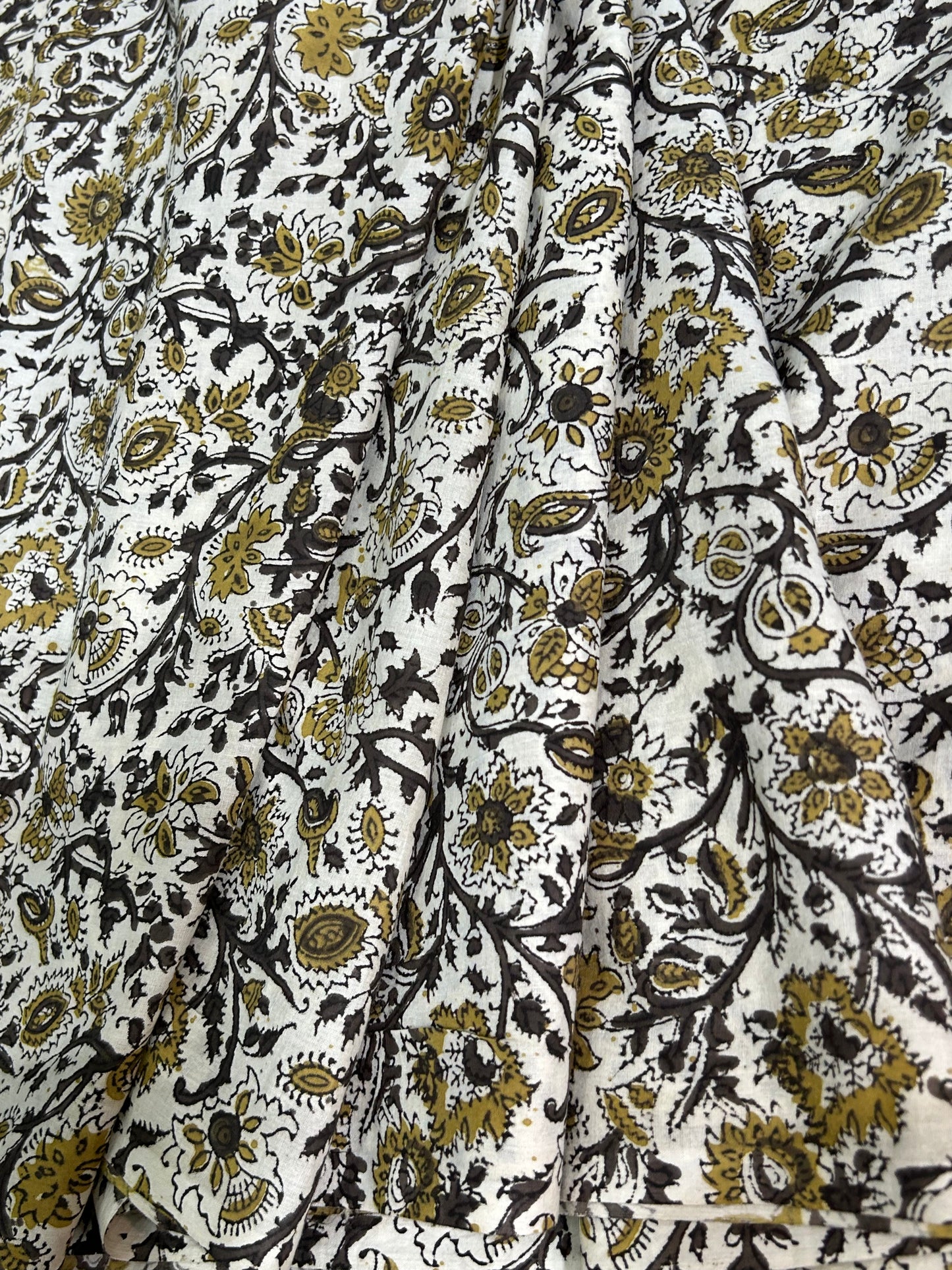 White Blossom Vine Fakira Print Hand Block Printed Fabric